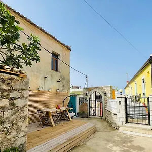 Near The Castle Of Pensión Himarë